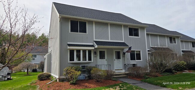 Building Photo - Bright & Spacious 2BR Townhome w/ Finished Basement, Deck & Parking