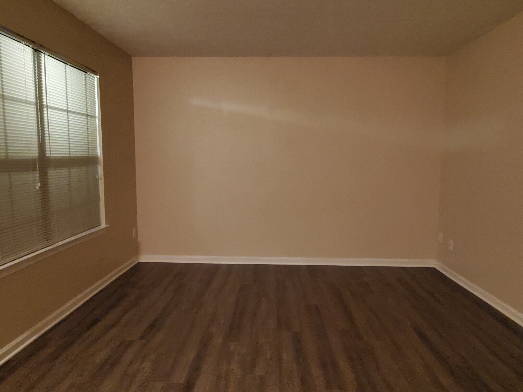 Building Photo - 340 Witness Ln