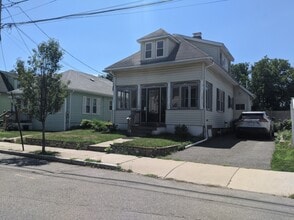 Building Photo - 7 Charnwood Rd