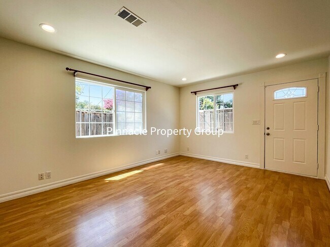 Building Photo - 1449 San Tomas Aquino Rd