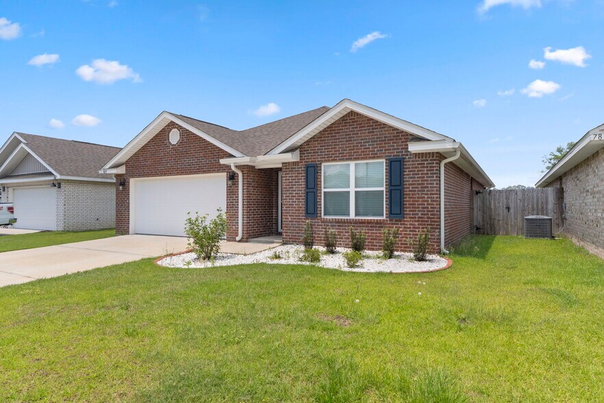 Building Photo - 7805 Lakeside Oaks Dr