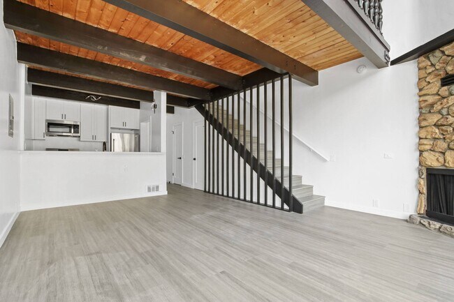 Building Photo - 33 Eastwind
