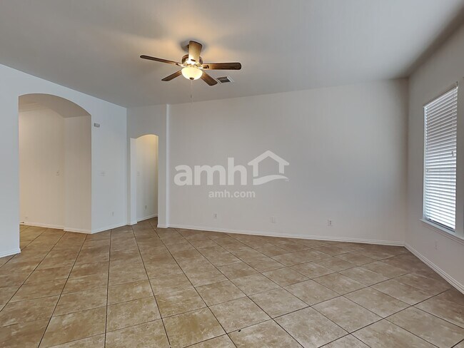 Building Photo - 2914 Crescent Oaks Park Ln