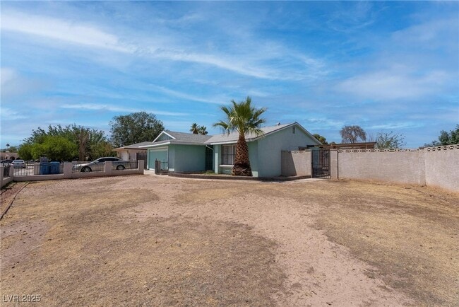 Building Photo - 2206 Sunnyslope Ave