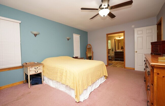 Building Photo - Charming Home in Poquito Bayou – A Nature ...