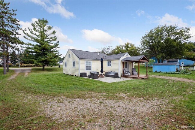 Building Photo - 6149 Waldon Rd