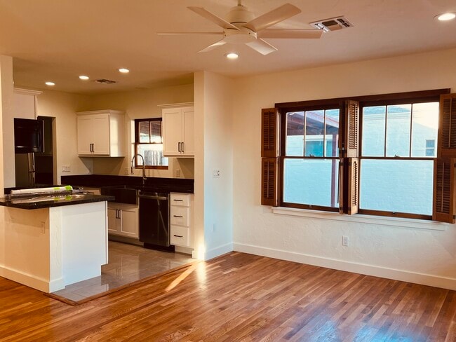 Primary Photo - 514 W Turney Ave