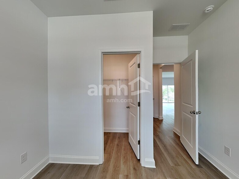 Building Photo - 1016 Bevington Dr