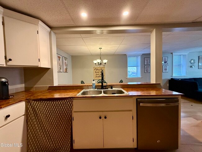 Building Photo - 5 Church St