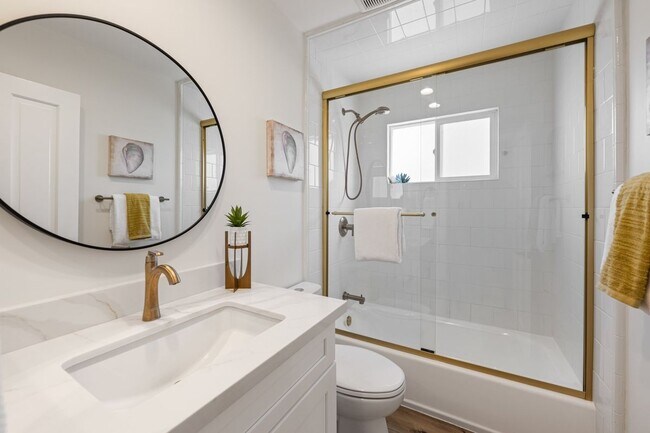 Building Photo - 212 Orange St