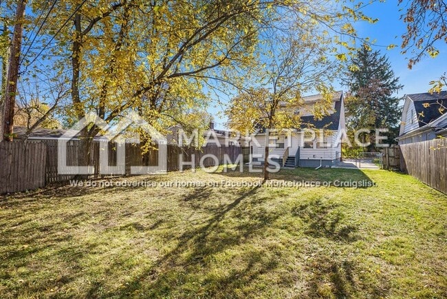 Building Photo - 11051 Dodge Ave