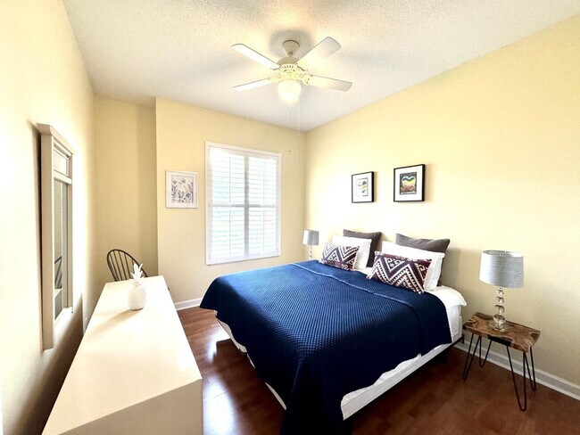 Building Photo - 2871 SW Brighton Way