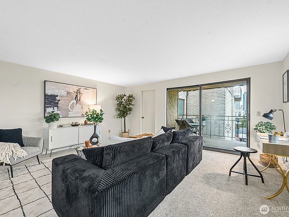 Building Photo - 610 Aloha St