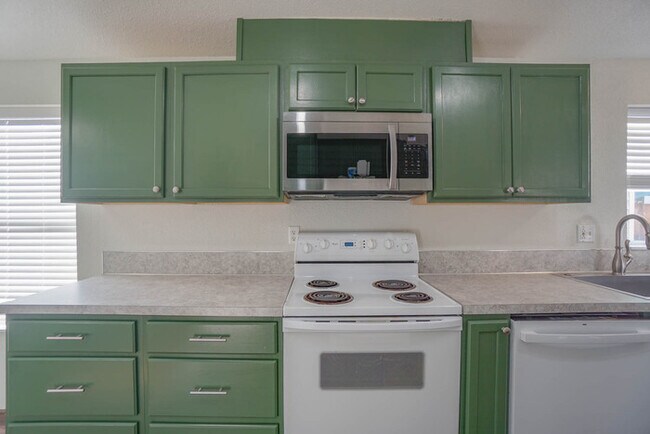Building Photo - TWO BEDROOM MANUFACTURED HOME IN EAST COUNTY