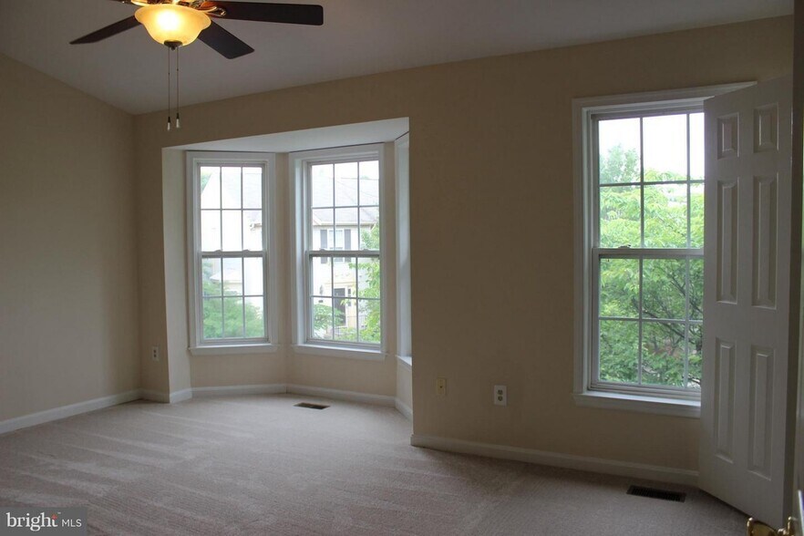 Master Bedroom - 521 Primus Ct