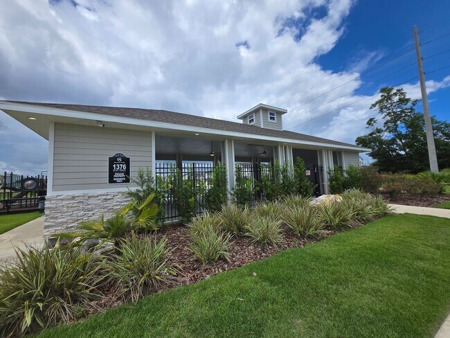Building Photo - Beautiful 3-Bedroom, 2.5 Bath Home in Desi...