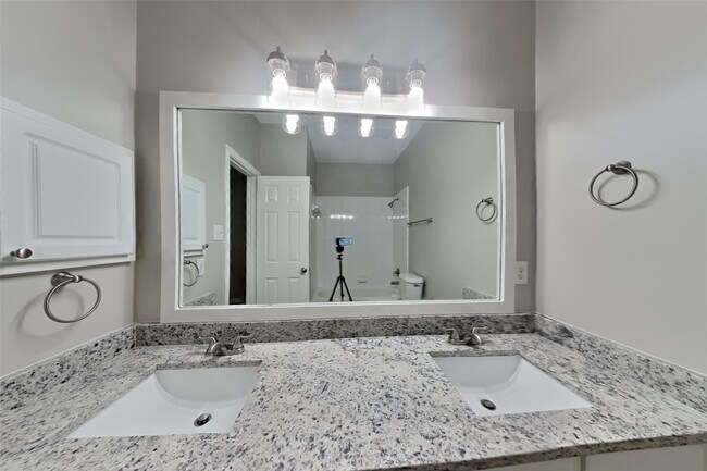 Building Photo - 2922 Maple Bend Dr