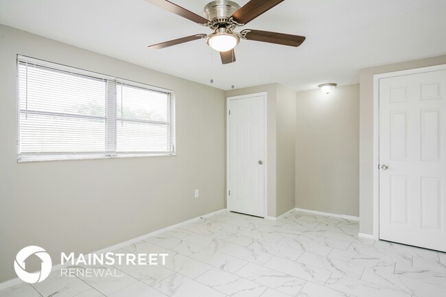 Building Photo - 7021 Moravian Dr