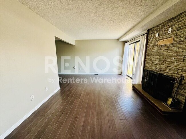 Building Photo - 1308 Landmark Trail S