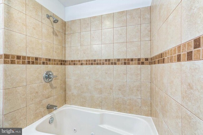 Building Photo - 1526 8th St NW