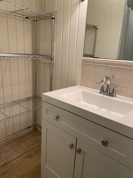 Bathroom - 112 3rd St NE