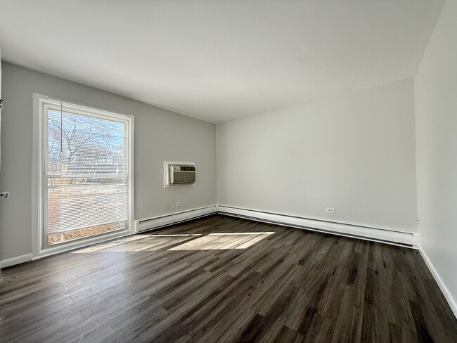 Building Photo - 337 N Carter St