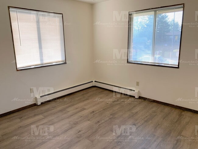 Building Photo - 1729 Palm Dr