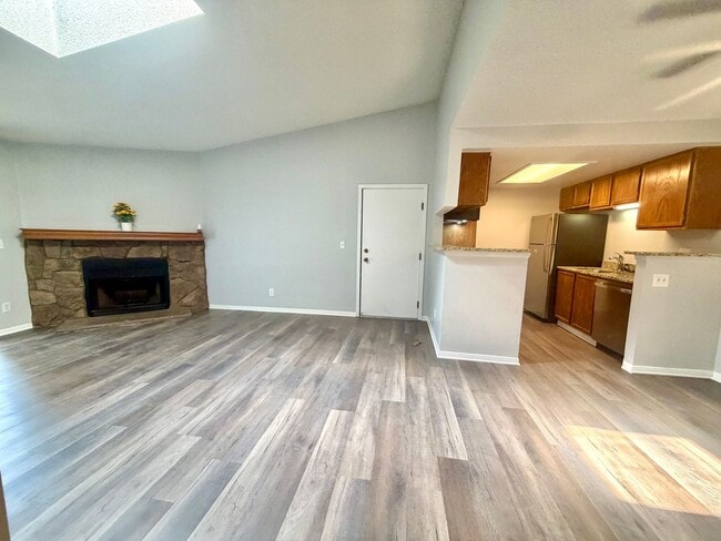 Building Photo - 908 S Walden Way
