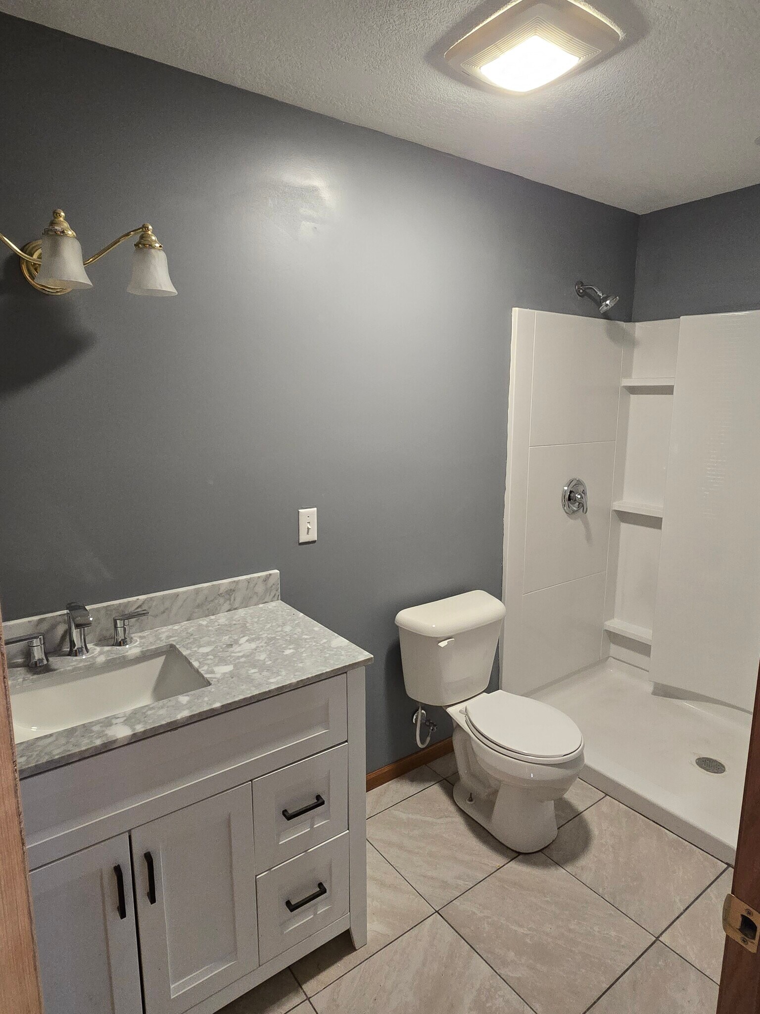 Building Photo - 15655 Finch Ave