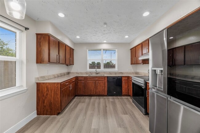 Building Photo - 1815 Millbury Dr