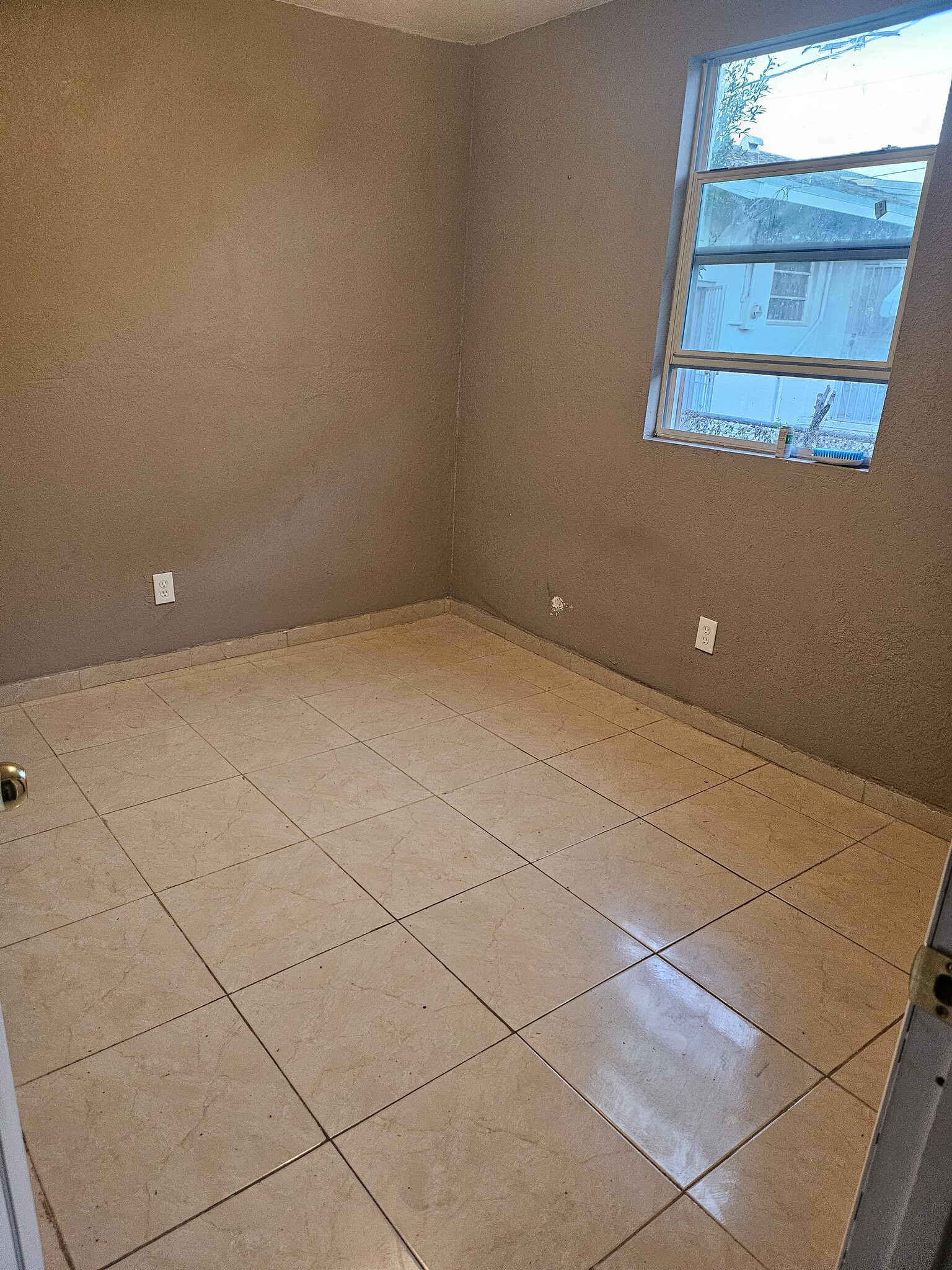 Building Photo - 826 NW 75th St