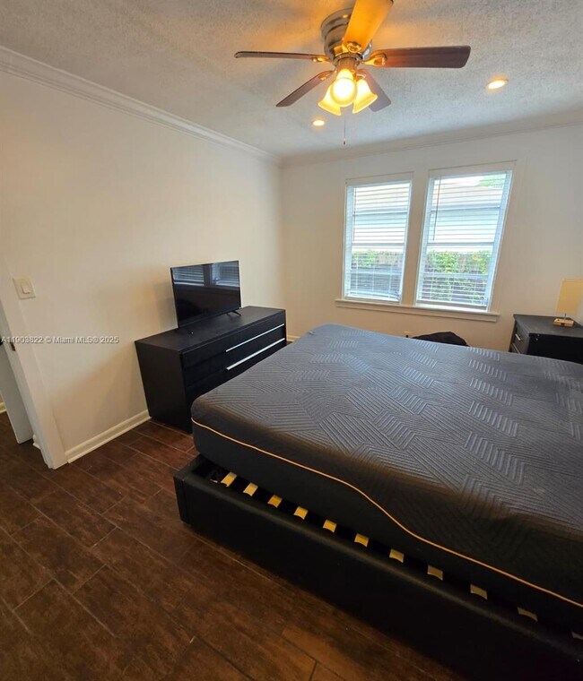 Building Photo - 2420 Jackson St