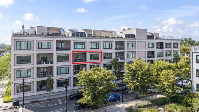 Building Photo - 601 Heck St