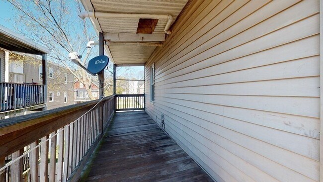 Building Photo - 22 Hendry St