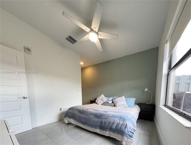 Building Photo - 7825 NW 104th Ave