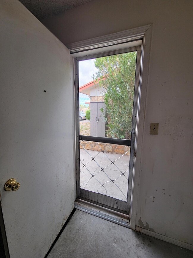 Building Photo - 7716 Iroquois Dr