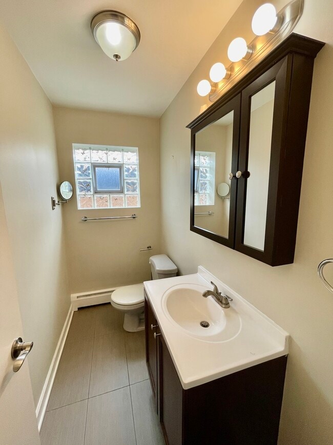 Building Photo - 5158 N Elston Ave