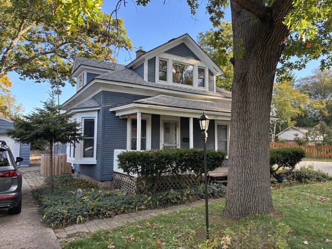 Primary Photo - Charming Alger Heights home available now