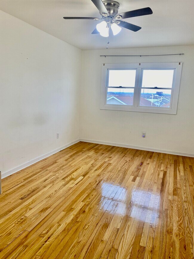 Building Photo - 517 Liberty Ave