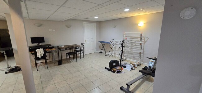 Building Photo - 40184 Long Horn Dr