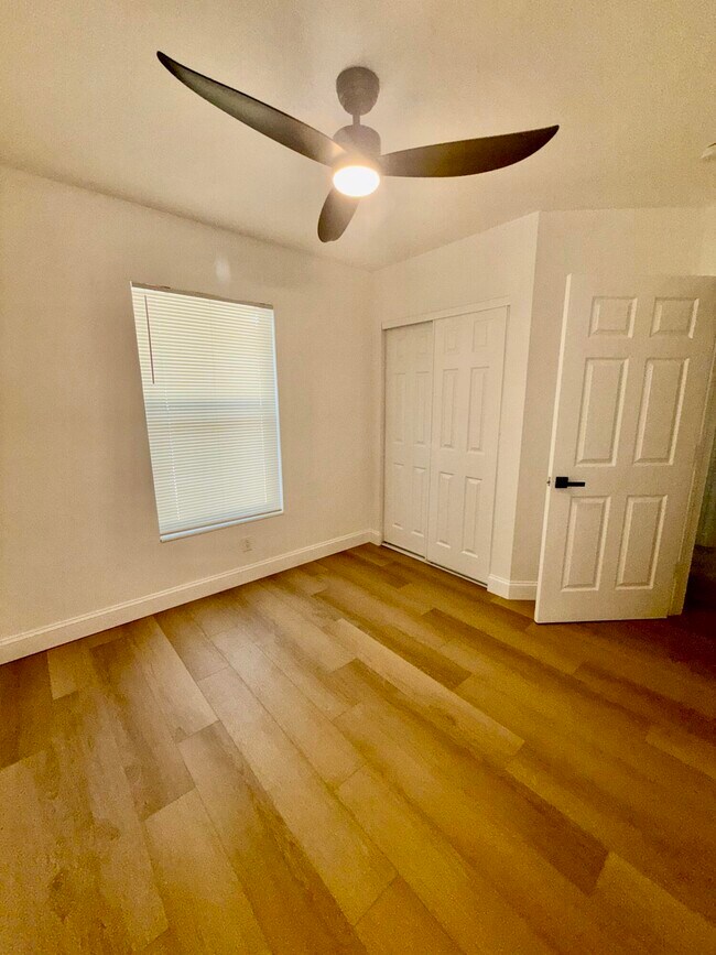 Building Photo - 1577 Hawthorne Pl