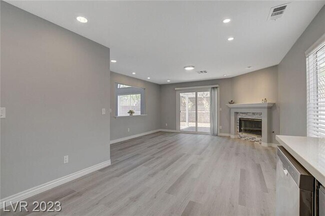 Building Photo - 1705 Navajo Lake Way