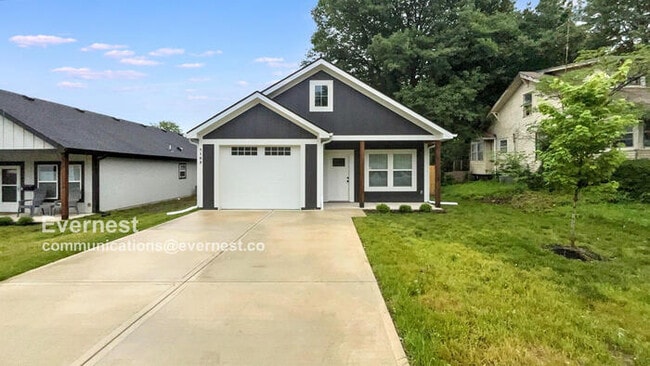 Primary Photo - Charming 3-Bedroom Home with Modern Comfor...