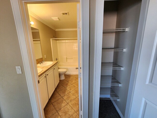 Building Photo - Beautiful Home in Summerlin