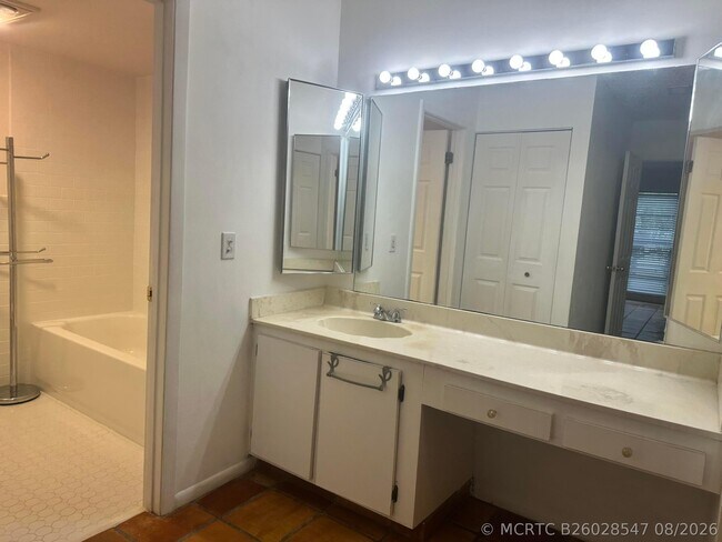 Building Photo - 21535 Cypress Hammock Dr