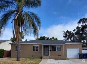 Building Photo - Large home in National City