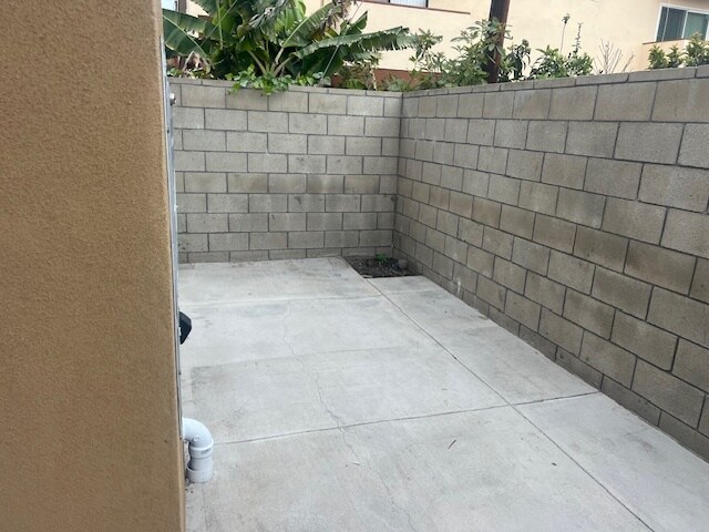 Building Photo - 11418 S Inglewood Ave