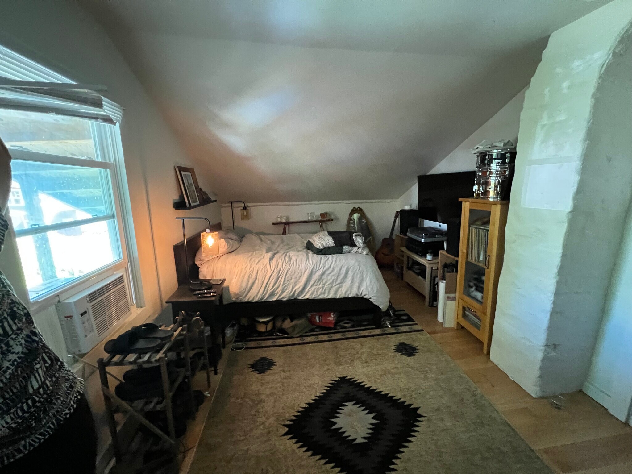 Building Photo - 192 Pine St