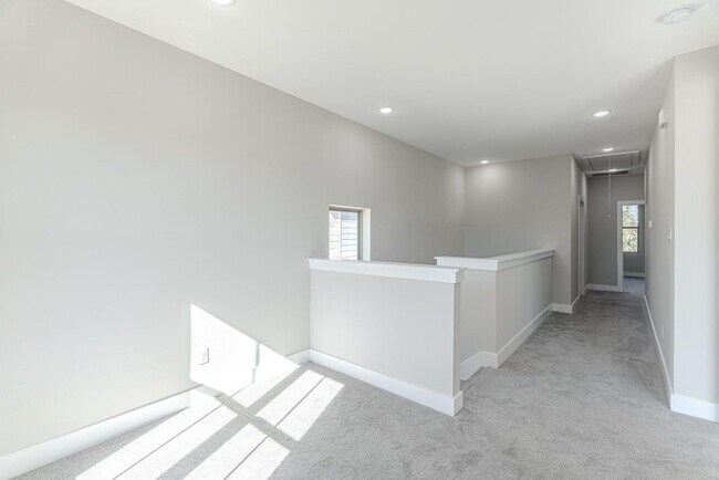 Building Photo - 15038 Wunderlust