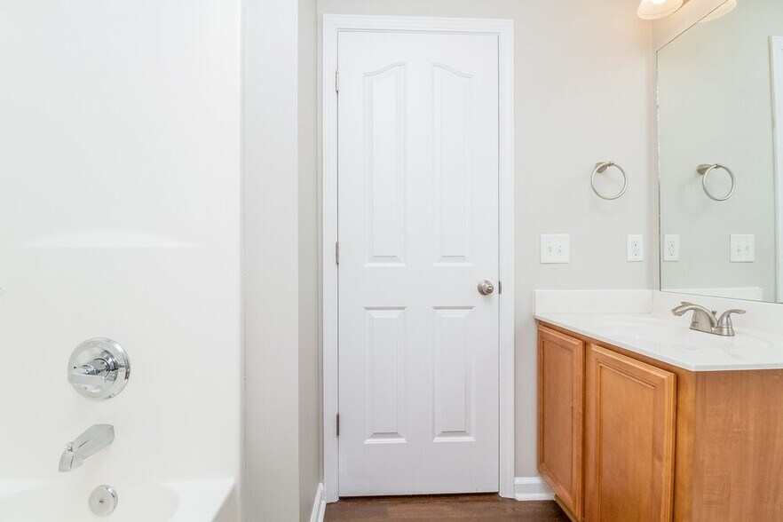 Building Photo - 3064 Ace Wintermeyer Dr